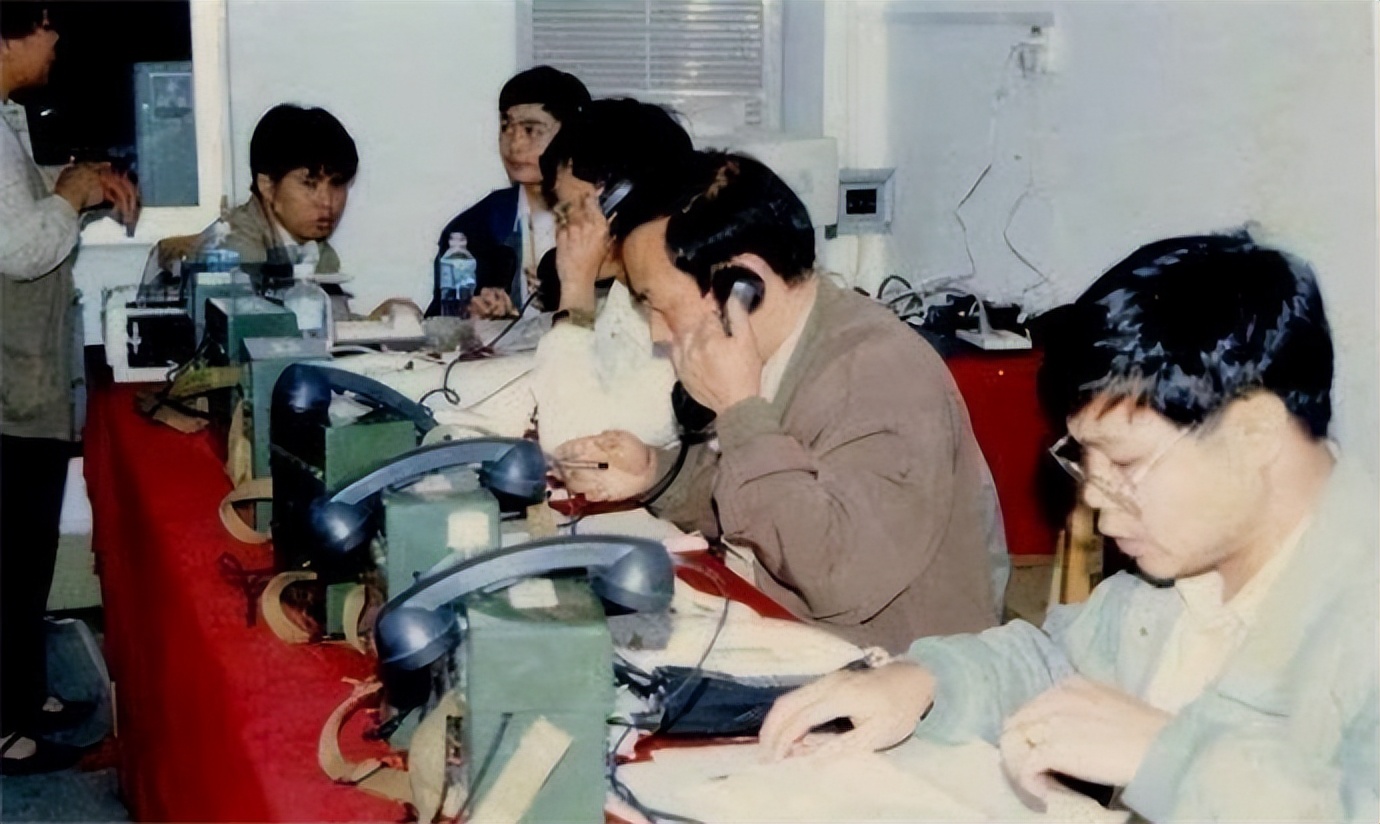 中国最强快递公司，却被网友质疑开不下去，中国邮政的隐秘硬实力