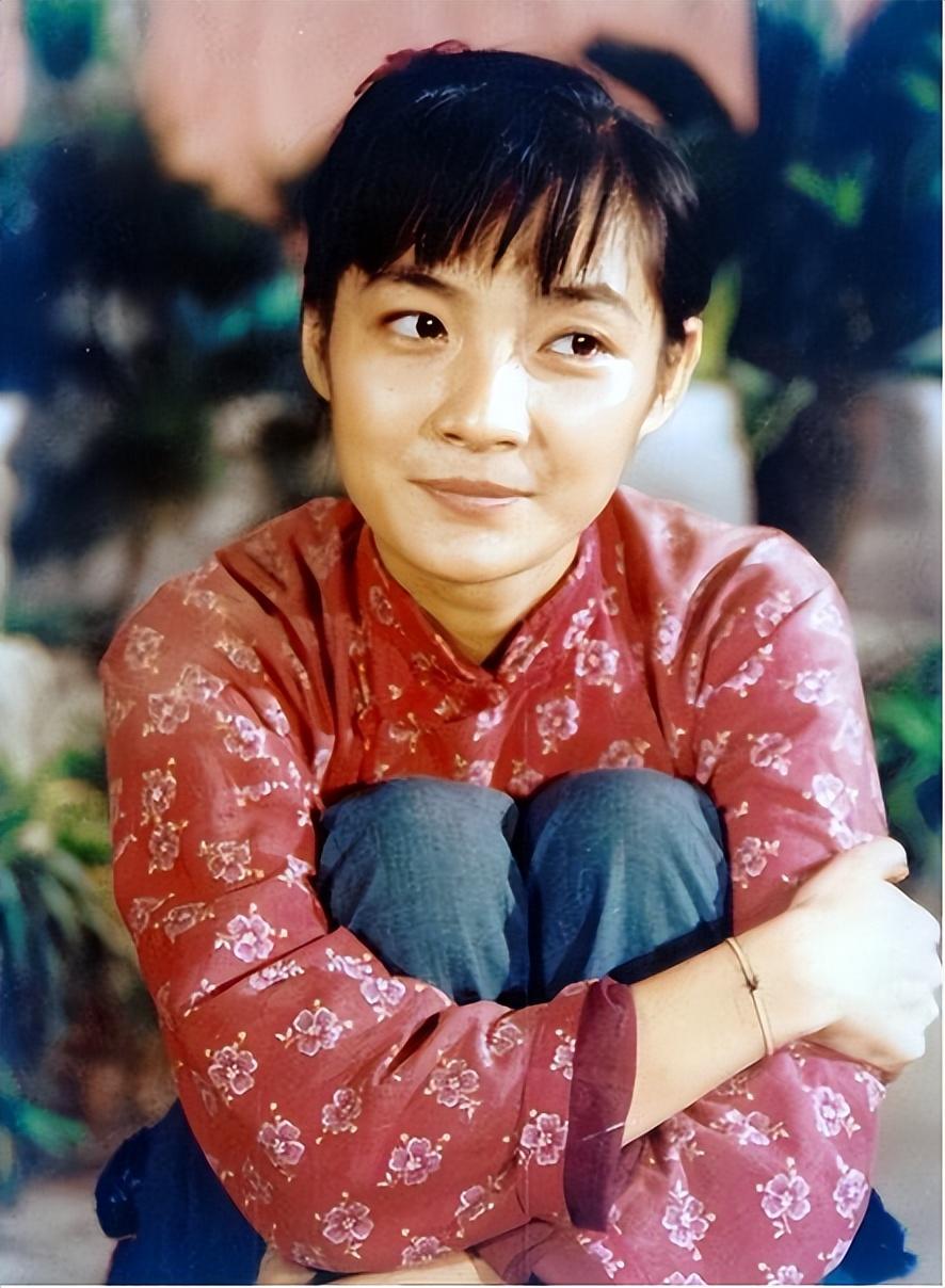 著名演员李婷,去世10年后,前夫带女儿再婚,弟弟的做法让人心寒