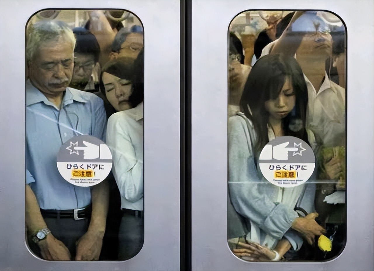为什么日本的地铁推手,是女性的噩梦源泉?