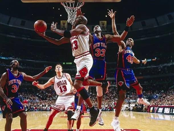 乔丹效力过多少支球队（美媒列出乔丹职业生涯最伟大的十个赛季，哪个赛季最容易被超越）