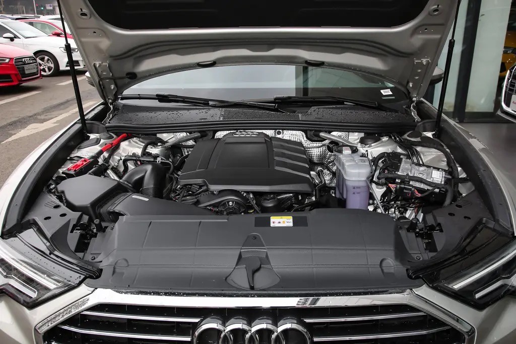 开完雷克萨斯ES300H，再换上朋友的奥迪A6L，车主说出真实感受