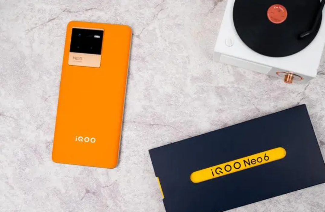 赚钱不容易，这4款手机很“全面”，能再战五年，适合上班打工人