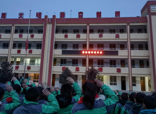 三月雷锋月​丨弘扬雷锋精神 争做新时代好少年