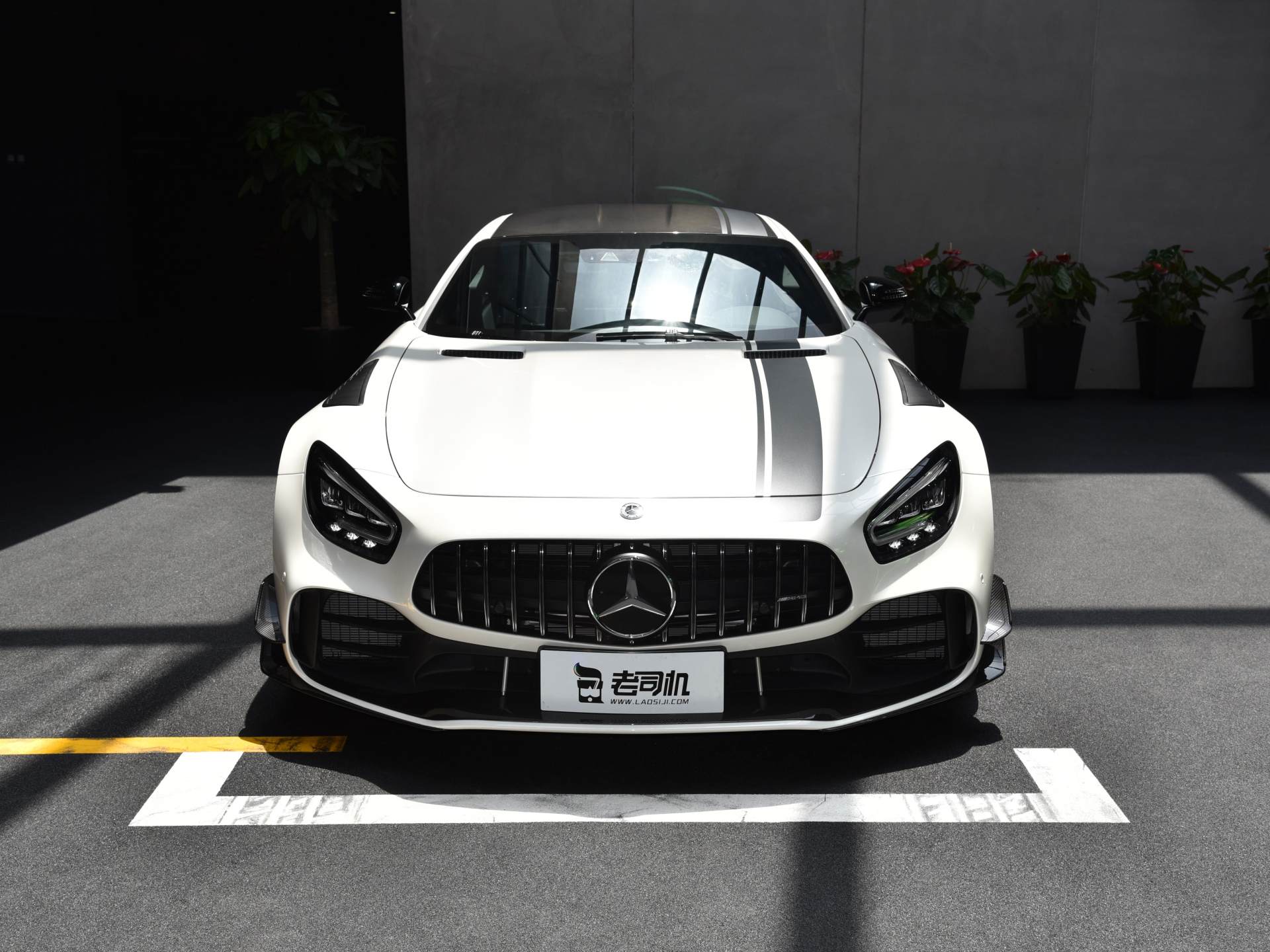 对标保时捷911,奔驰进口大v8,真正的高性能跑车,实拍amg gt