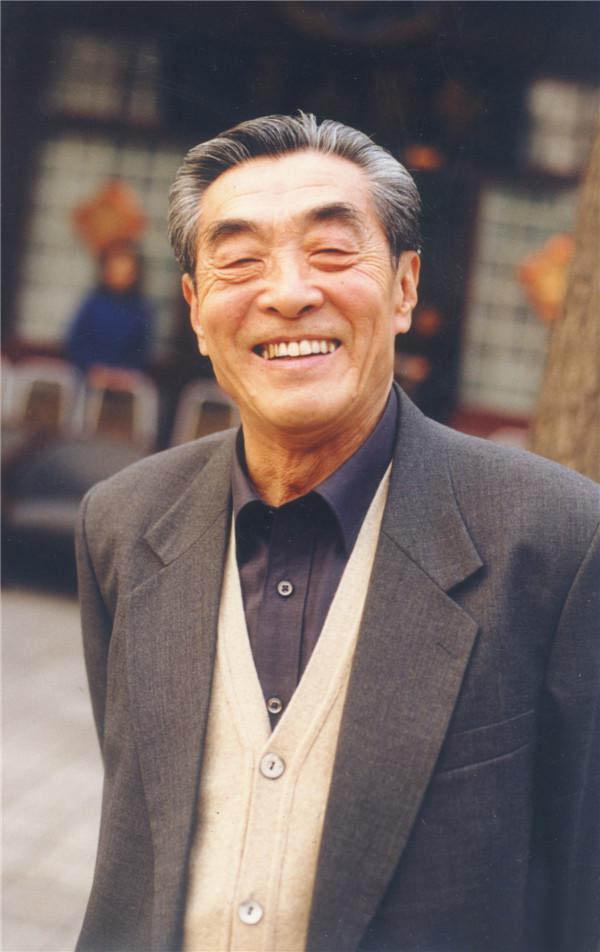 濮存昕“消失”的九年：丧弟又丧父，晚年不再演戏，只想照顾母亲