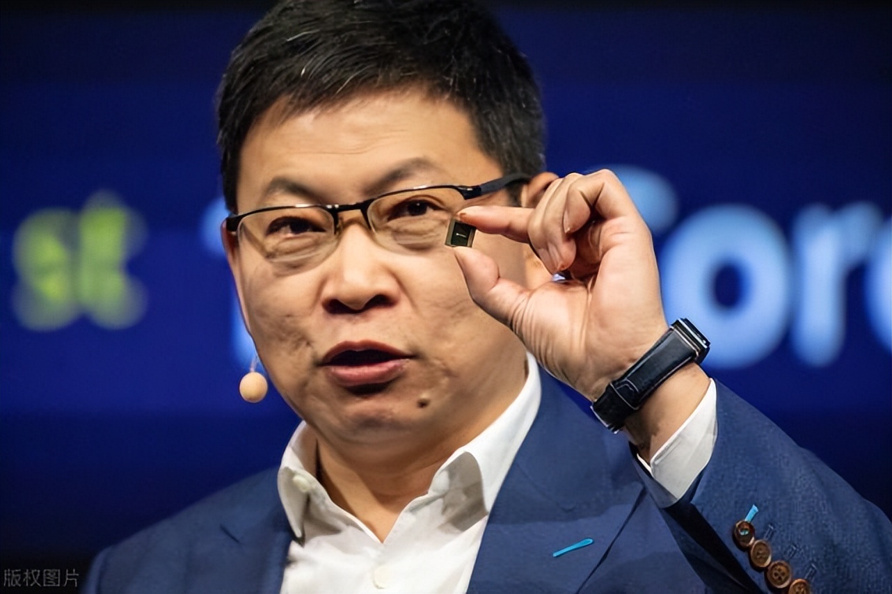 友商为啥难以复刻华为的成功?余承东说出真相:品牌定位非常关键