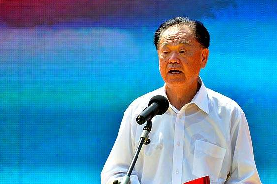 他只是小学文凭，建国后从基层做到湖南省委书记，晚年回农村养老