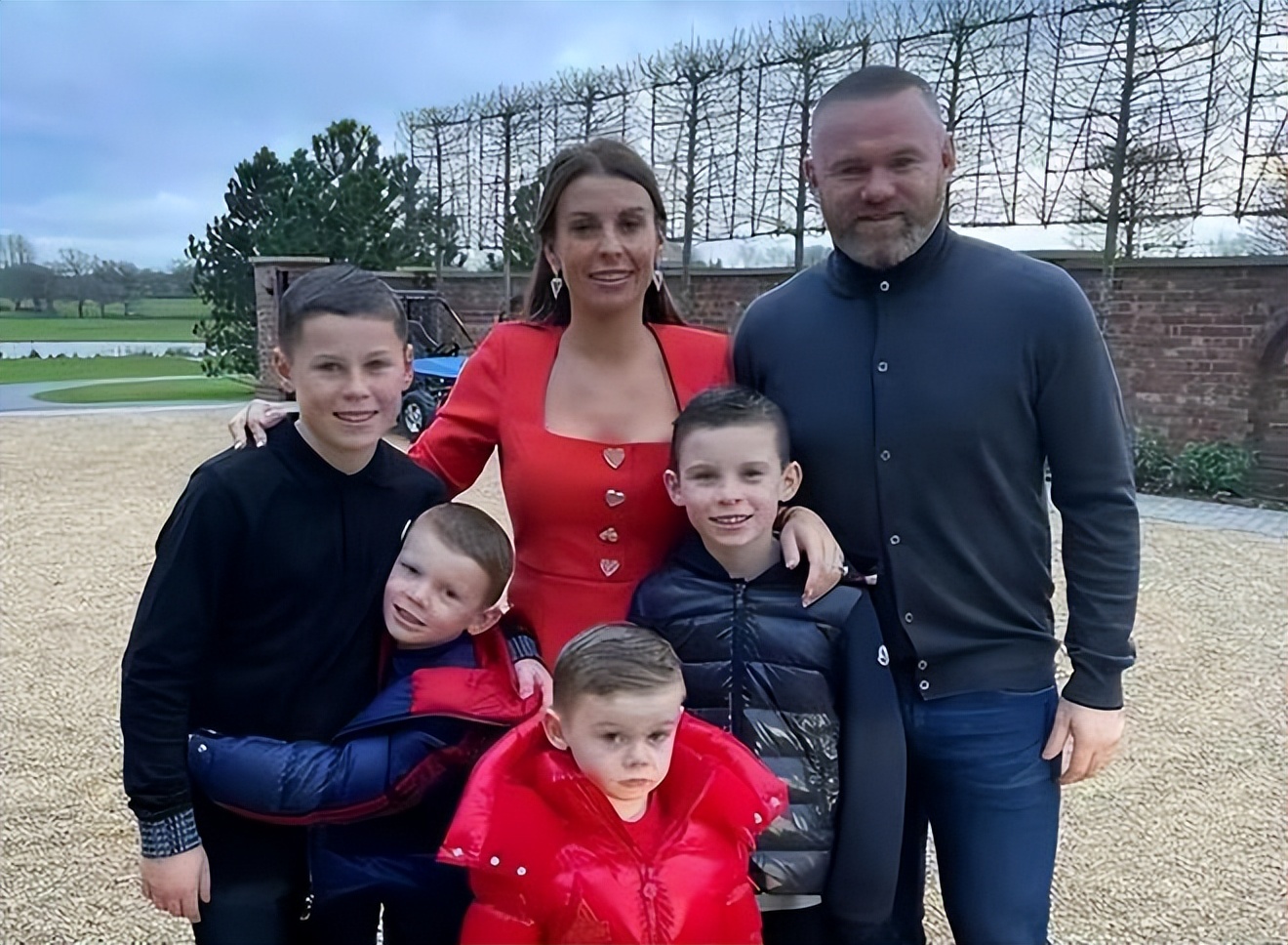 鲁尼参加世界杯（鲁老胖！37岁鲁尼解说世界杯，身材发福好沧桑，比50岁菲戈还显老）-华海博客