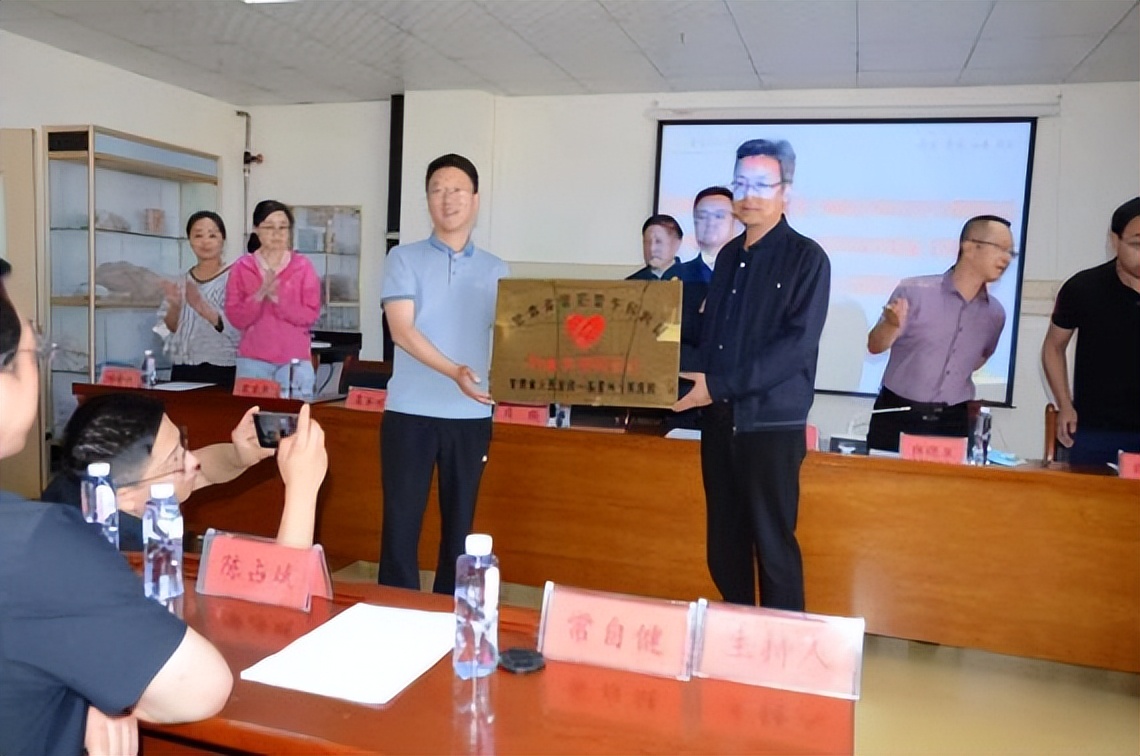 省人民医院普外二科与州人民医院医联体授牌签约仪式顺利举行