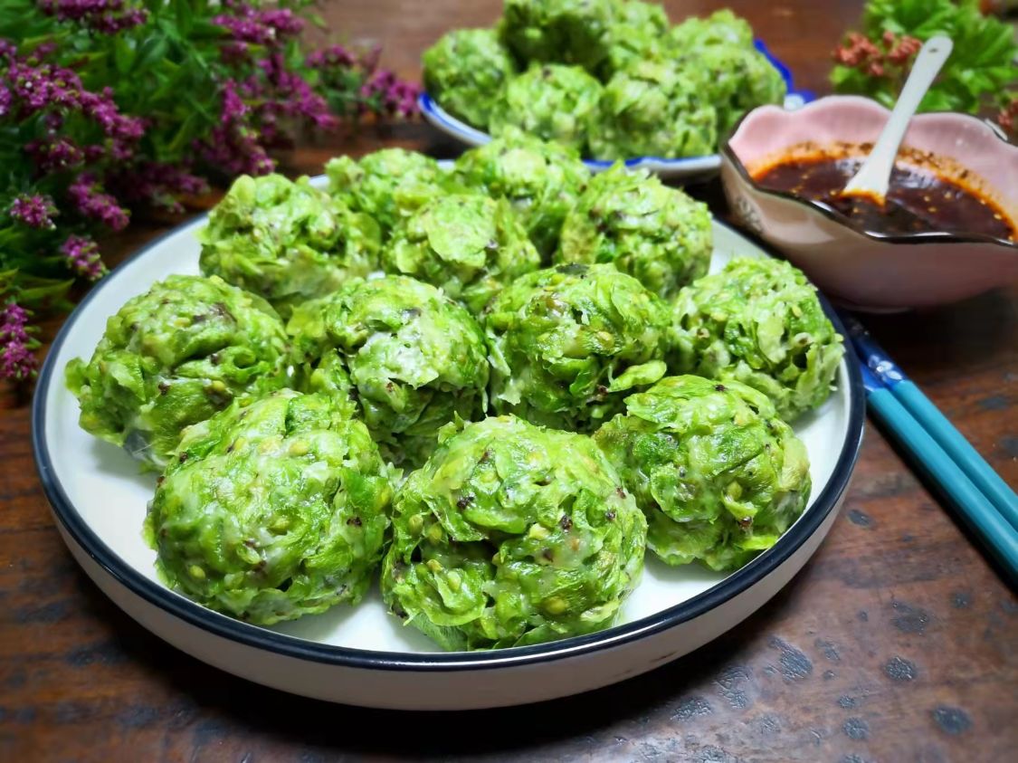 野菜窝窝头(野菜窝窝头里面放肉末吗)