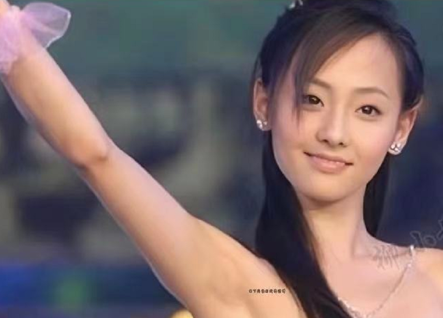女星“生图”藏不住，颜值崩塌，戚薇躺枪，还不如早年漂亮，真惨