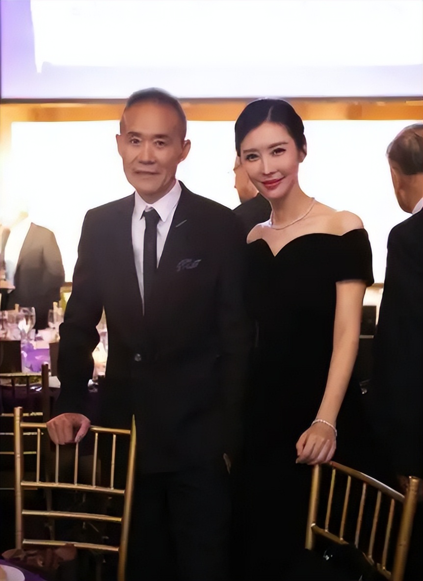 王纹身图片("王的女人"田朴珺劈腿拉筋!