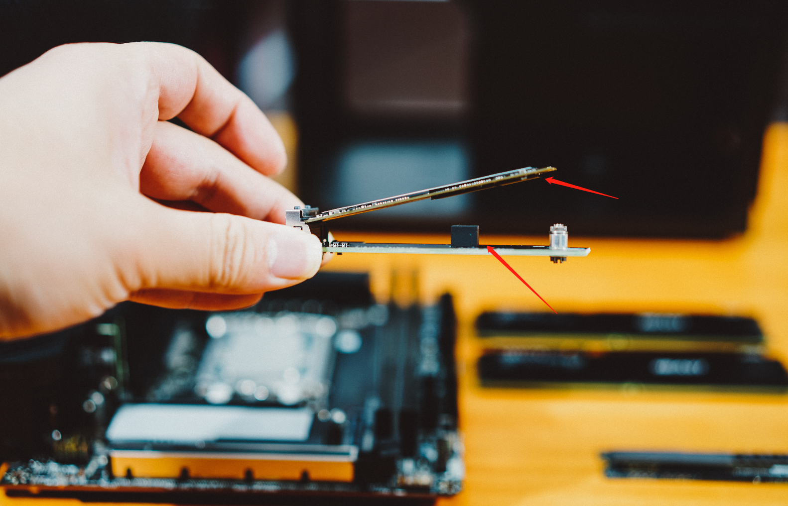 TLC闪存颗粒！aigo最新的PCIe3.0旗舰固态居然这样玩？
