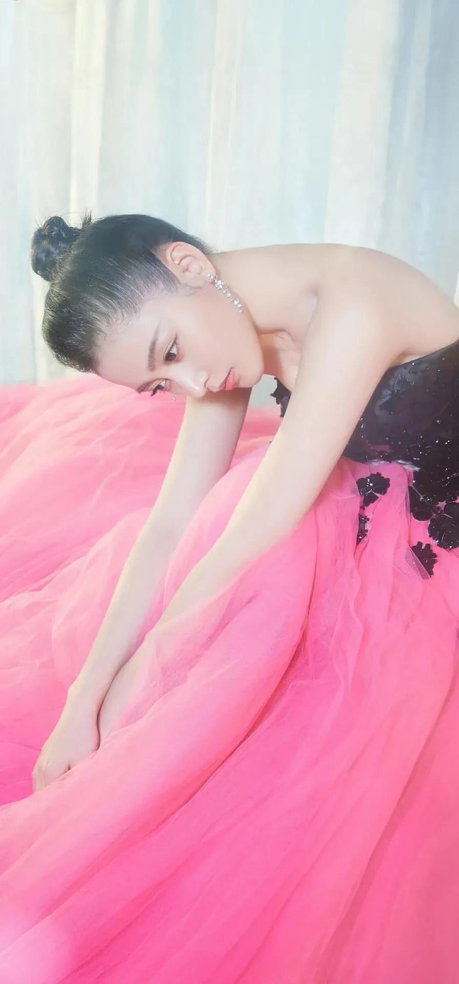 张天爱、杨幂杂志大片，清纯唯美，炫彩多姿