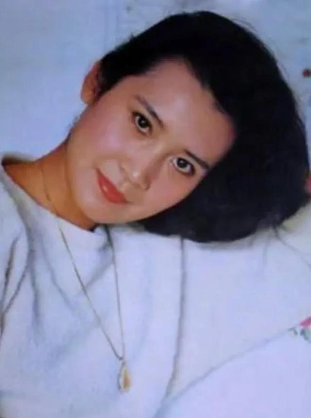 国家一级演员肖雄:当红时为了演戏而离婚,今65岁仍单身的她后悔吗