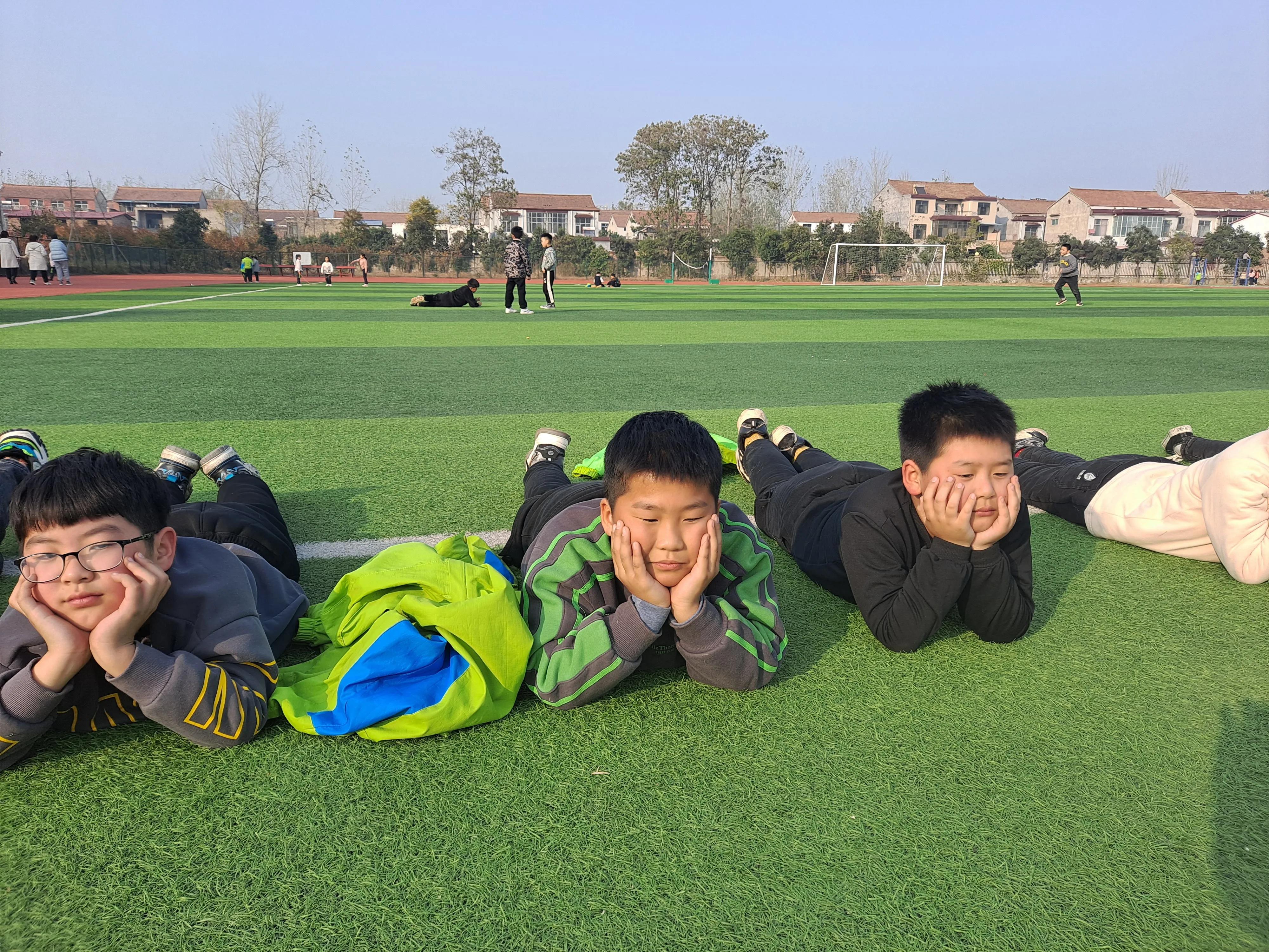 篮球羽毛球乒乓球哪种适合男孩学(网上为什么男孩舞蹈视频少？学习舞蹈影响男孩产生阳刚之气吗？)