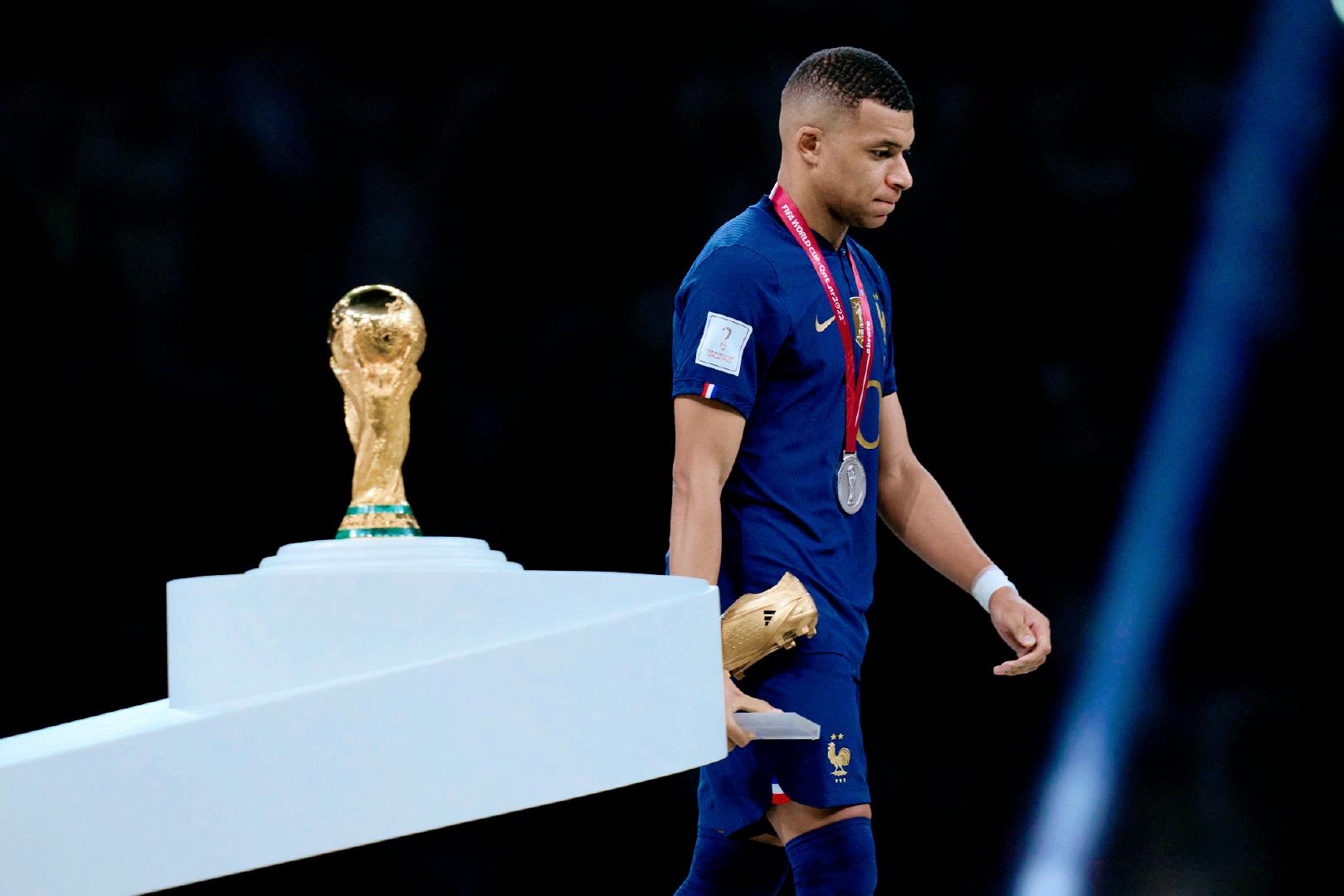 我们不服！法国队大批中国粉丝鸣冤叫屈：阿根廷被偏袒 梅西遭神化