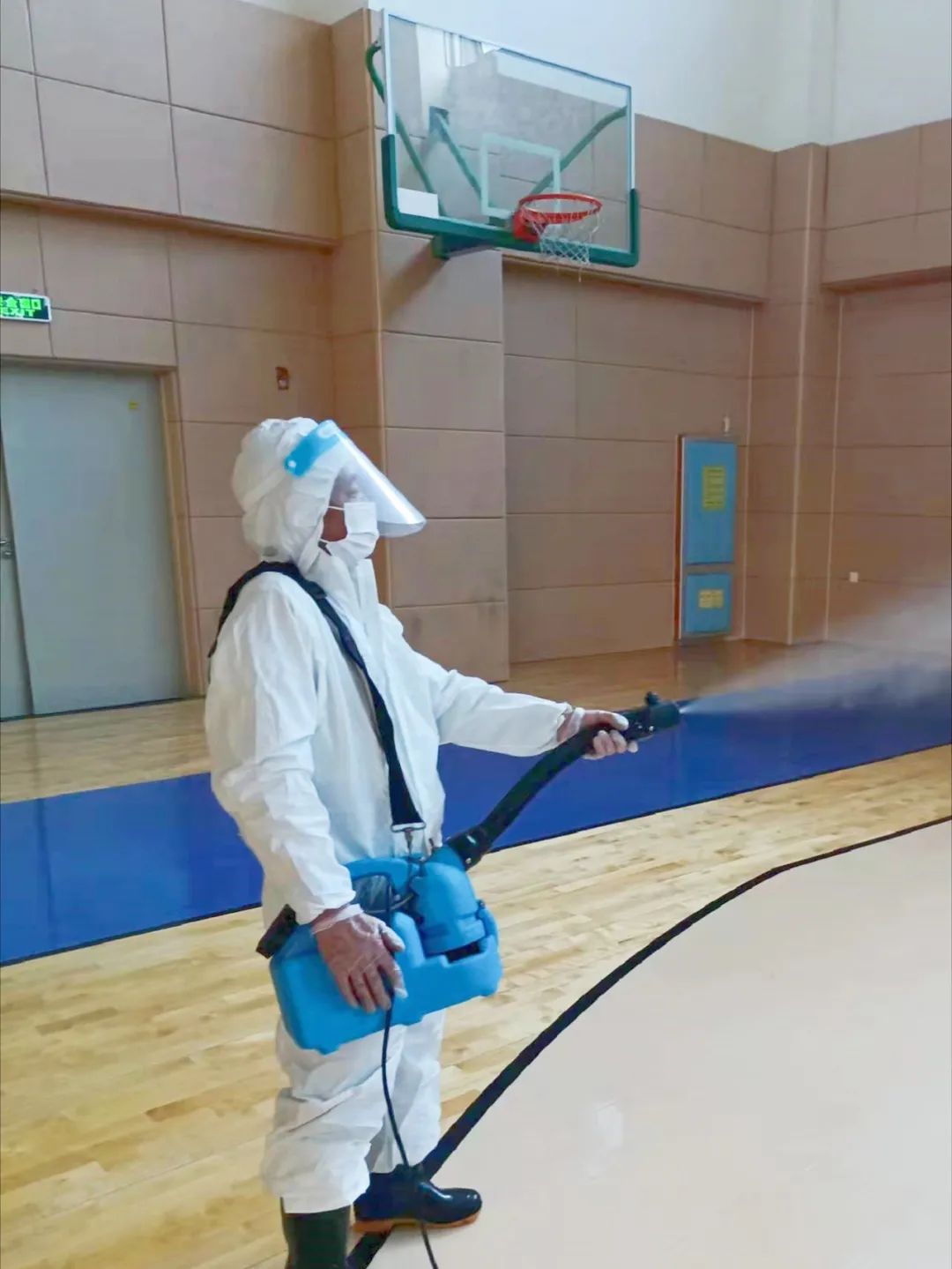 深圳第二实验学校｜师生封闭管理，头发长了咋办？