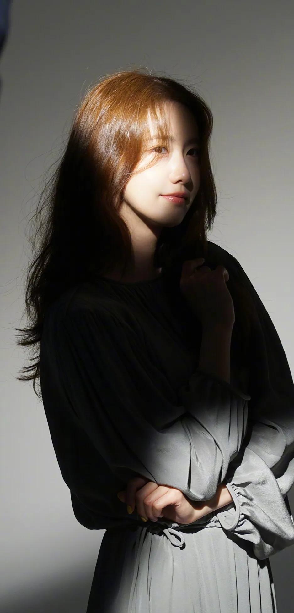 韩国艺人林允儿壁纸