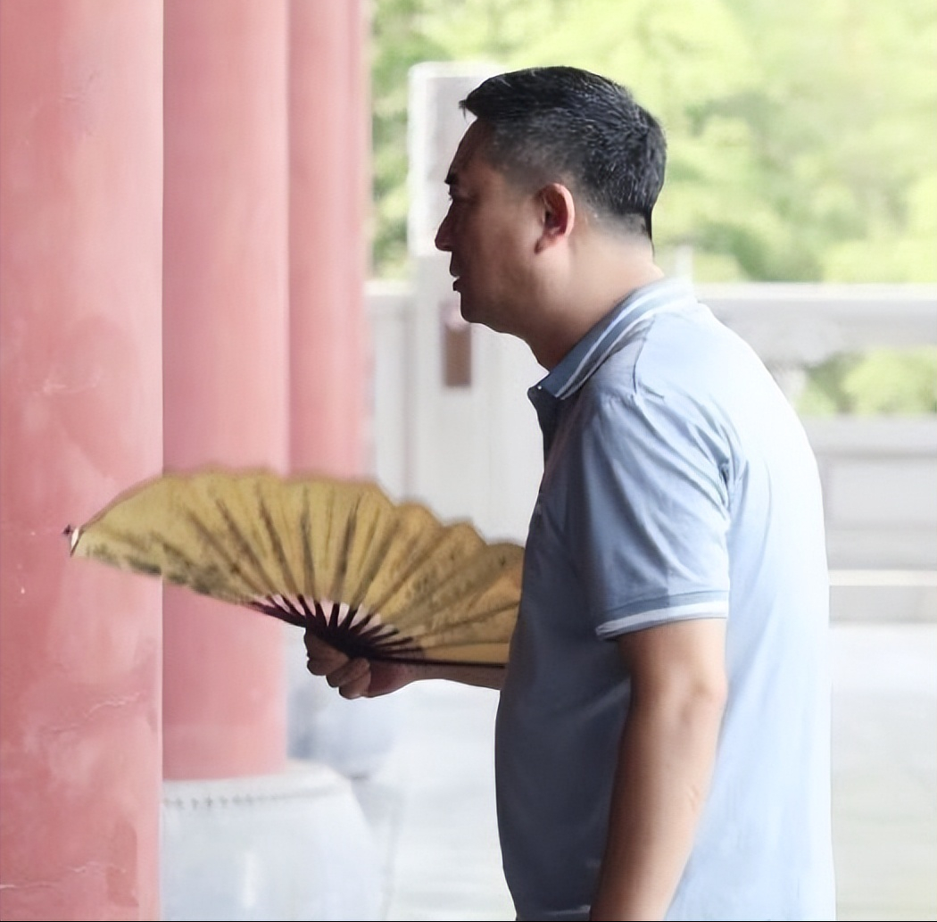 有苦难言的8位明星，多年顽疾缠身，有人成身体缺陷抱憾一生