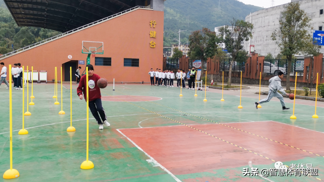 中学生足球应该买多大(中考体育“三大球”选择有啥讲究？给你支支招)