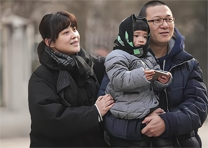 曾剑:娶二婚演员妻子梅婷,婚后生一儿一女,一家四口幸福甜蜜