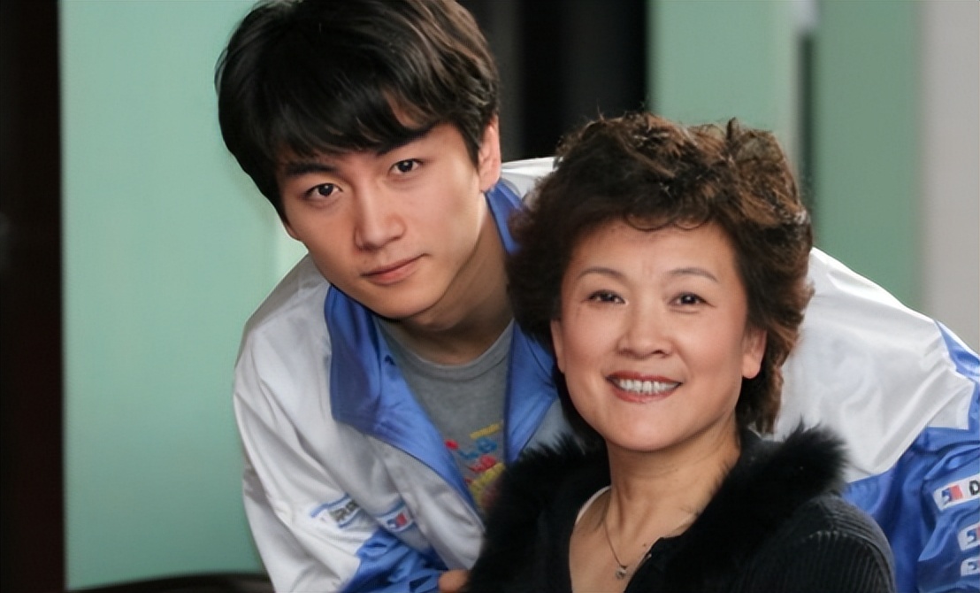 明星也喜欢“体制内”，陈晓成功上岸，原来宇宙的尽头是考编