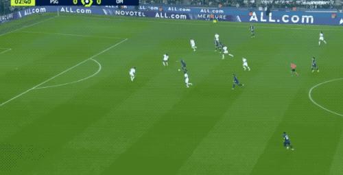 1-0！巴黎笑傲国家德比 内马尔进球拥抱感谢姆巴佩 梅西复出又中柱