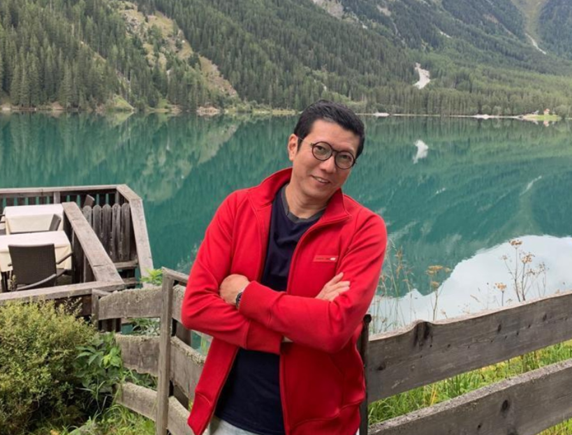 演员杨英伟全家移居国外半年，92岁老父难忍严寒，透露准备回国