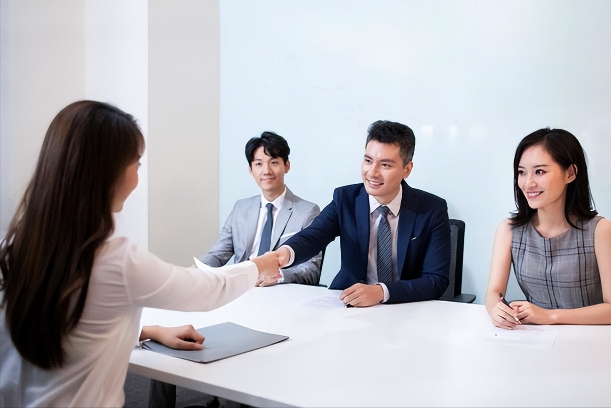 全国毕业生平均薪资公布，北京最高，网友：我可能找了份假工作