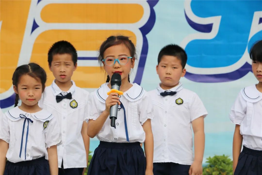 从心起步 健康成长｜实验小学外国语学校举行心理健康主题升旗仪式