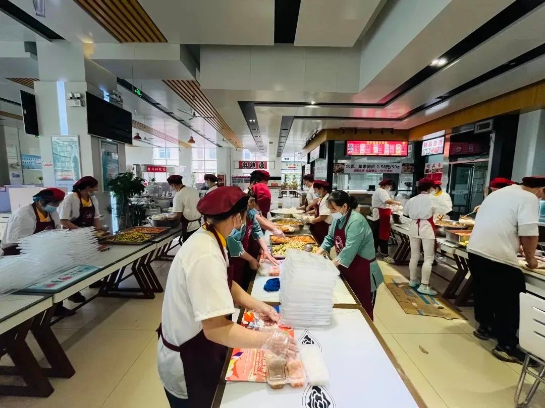 50位书记、院长进驻宿舍，一日三餐免费提供！疫情突袭，郑州大学这样做！