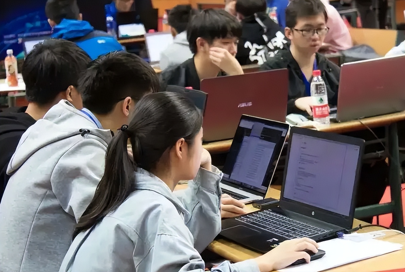 大学专业报考热度排名，毕业后不用过于担心就业，薪资还有保障