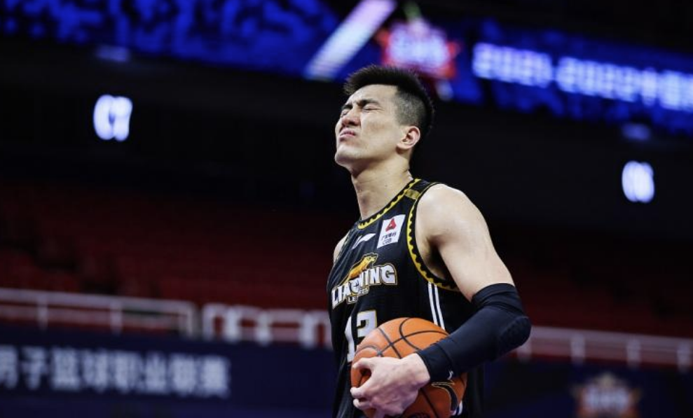 為什么不能去打cba（冤枉！曝郭艾倫離開賽區為看病，CBA工作人員不讓去，理由太可笑）