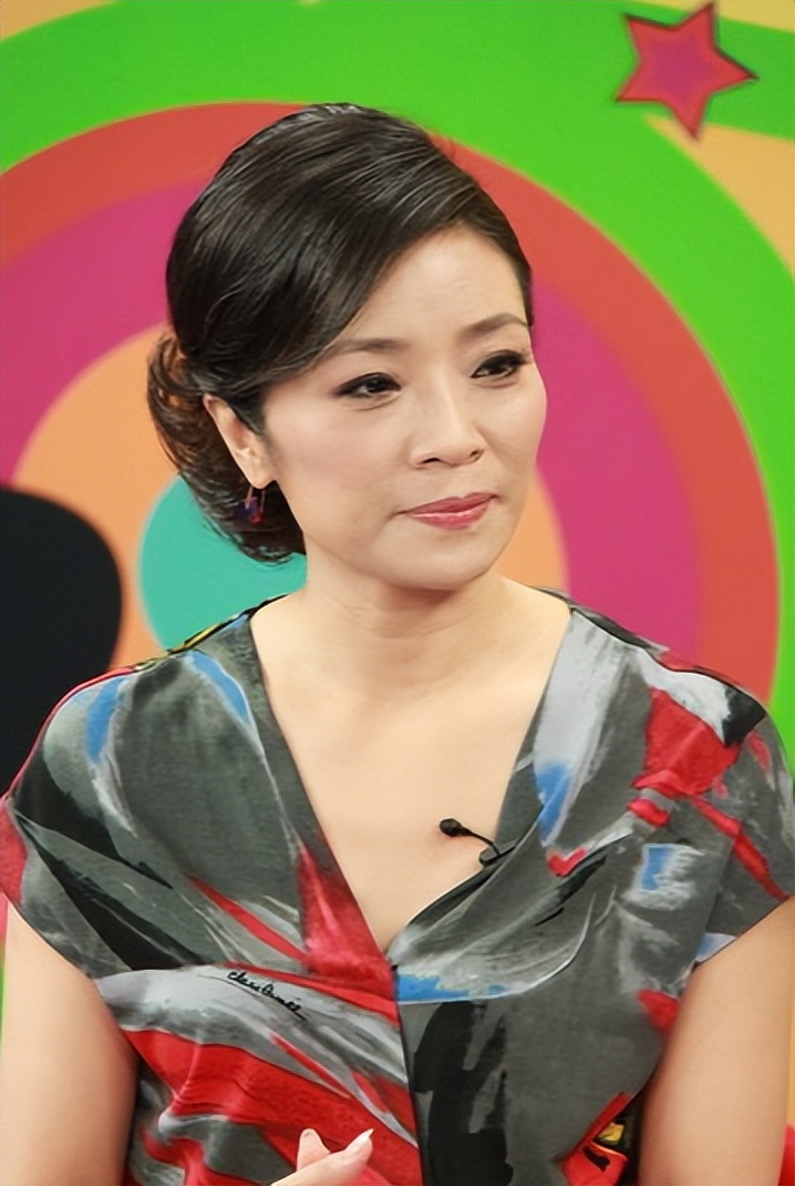 李丹阳：25岁成名，参加14次春晚，有孝心爱唱歌热衷公益的歌唱家