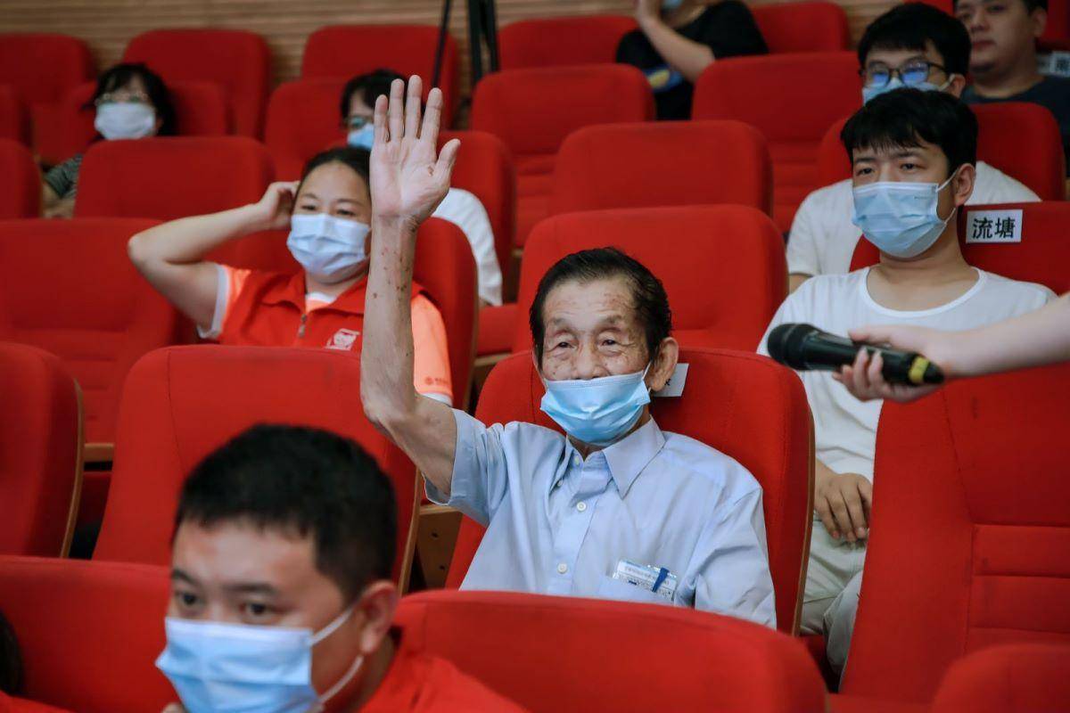 深圳宝安区“三城”建设先进模范学习宣讲之二——黄勤立