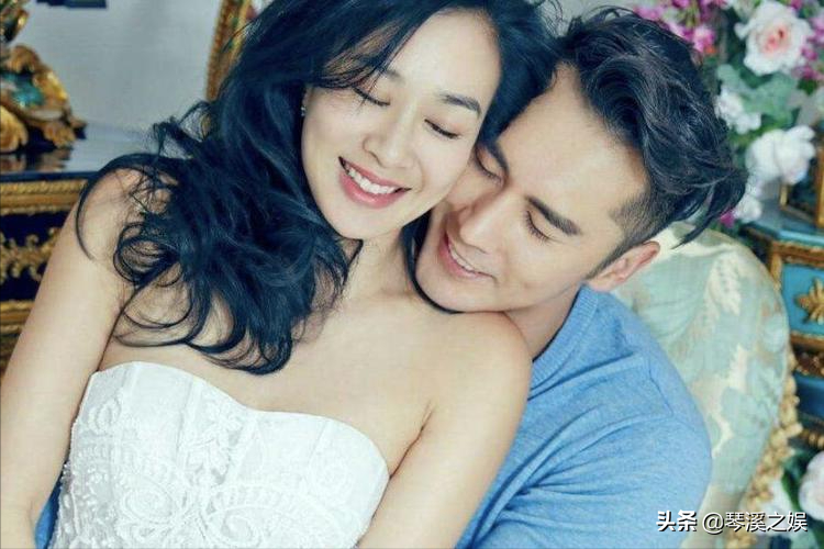 钟丽缇为什么离婚(钟丽缇：两次离婚带仨孩子，爱上小12岁张伦硕，结婚6年依旧甜蜜)