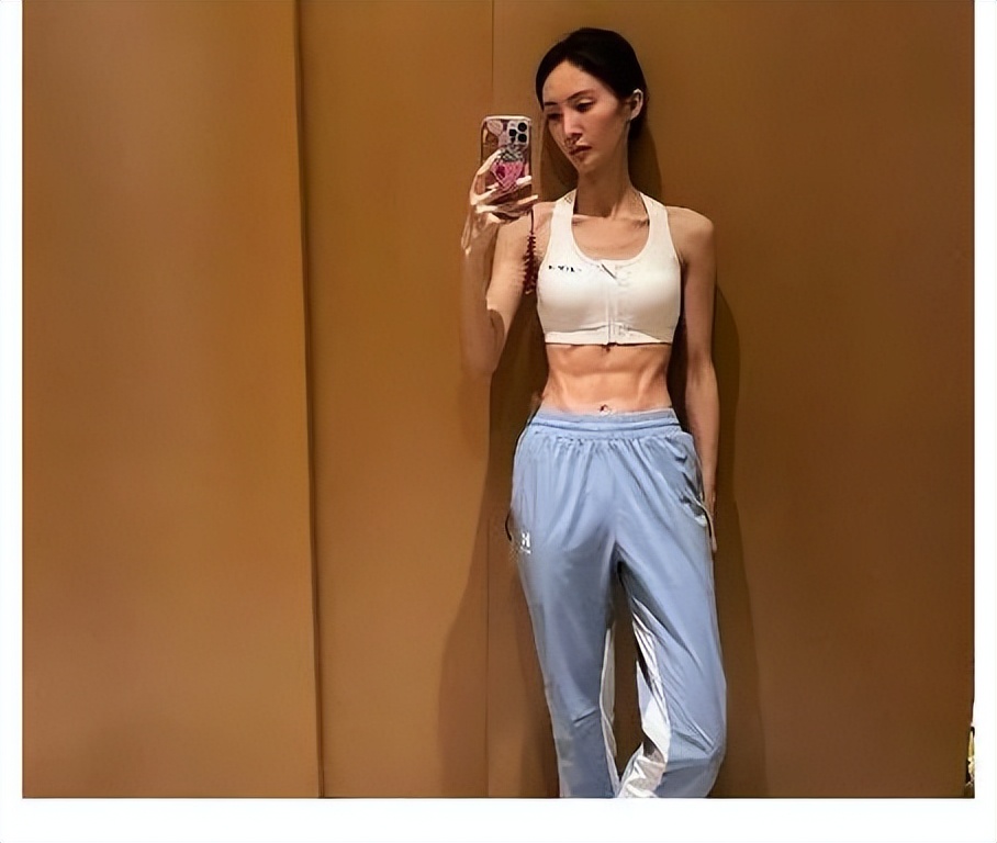 瘦到病态，动脸成瘾，切胃、剪肠齐上阵，内娱的畸形审美真可怕