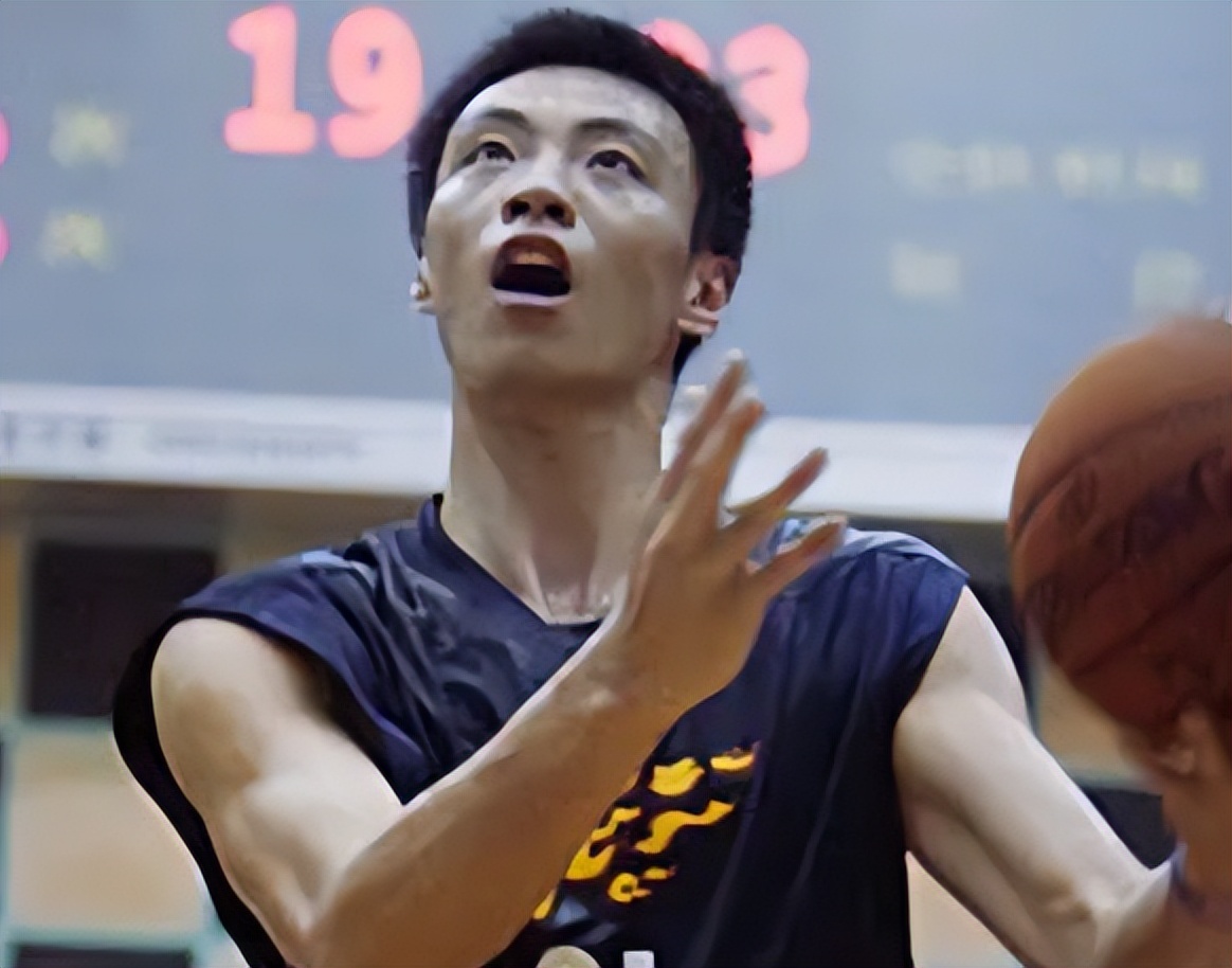 nba上有哪些勤能補拙的人（8年7冠！廣東宏遠頭號福將！可能是史上最低調的第六人）