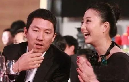 “离婚后至今单身”的15位女星，各有各的心酸，有人差点自杀