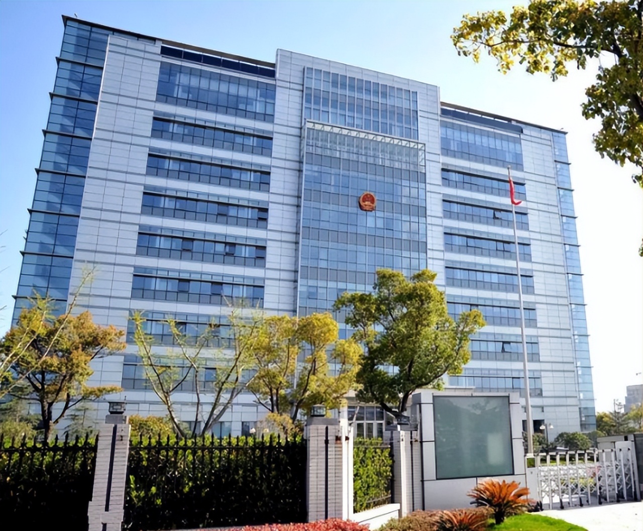 2019年，那个在泰国被丈夫推下悬崖后生还的中国孕妇，后来怎么样