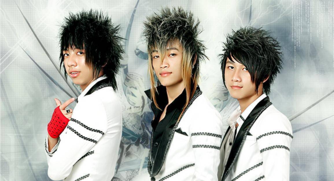 比如80,90后那时候都流行非主流和杀马特,裤子都是破洞裤,当时敢接