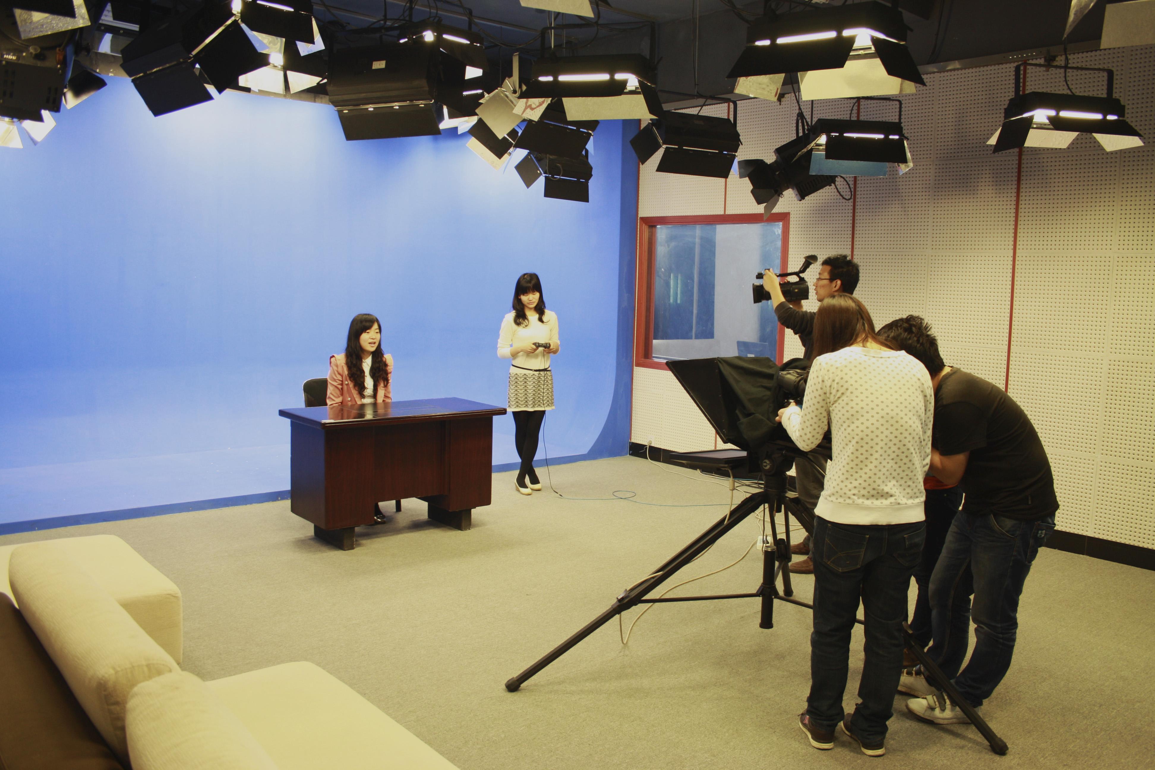 容易“毕业即失业”的4大专业，就读人数饱和，竞争发展没优势