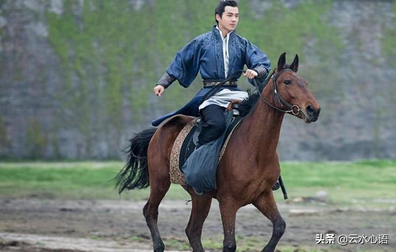 元好问旅途抒怀，低吟了一首七律，情感苍凉，中间两联更令人动容