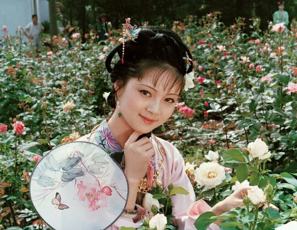 未嫁宝钗、无子熙凤、多病黛玉，红楼35年，演员竟都活成了剧中人