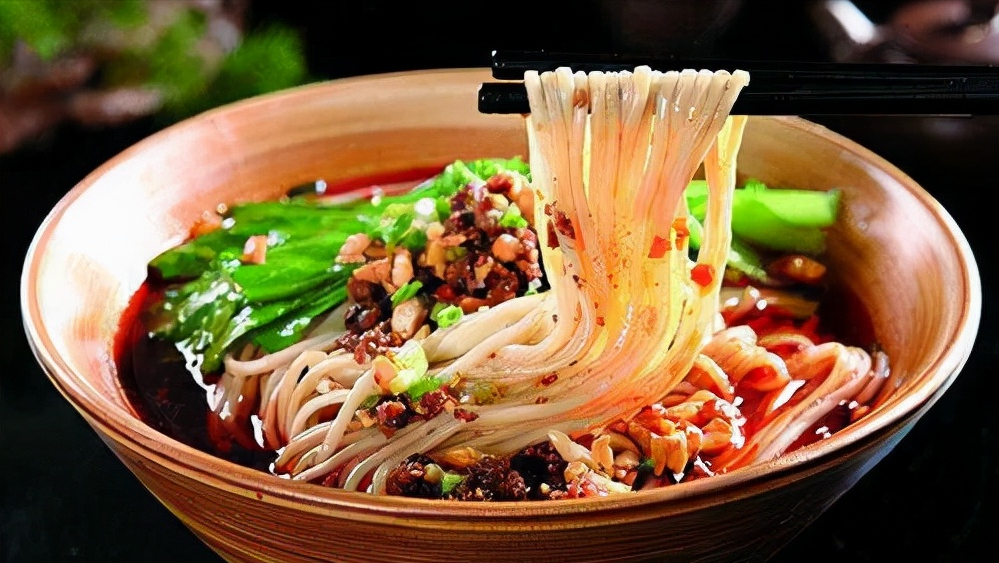 成都十大特色美食，看着都流口水吃起来更香，夫妻肺片仅排第三？