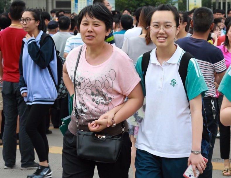 “北京人瞧不上，外地人当个宝”这3所大学名不副实，最差二本？