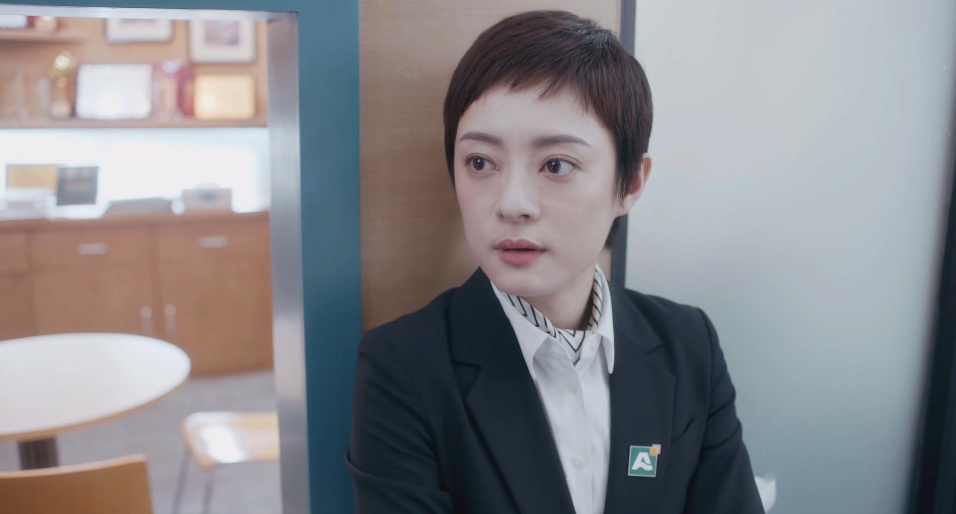 邹伟与闫妮离婚18年,他再婚生子获幸福,她情路坎坷至今未婚-蘑菇号