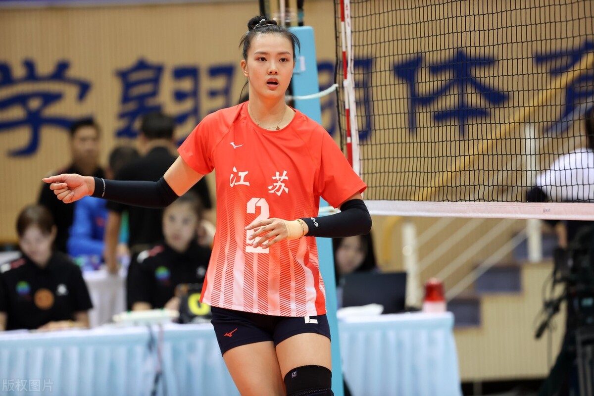 女排是否还存夺冠希望（张常宁接近退役？知名解说员爆猛料，中国女排损失巨大，球迷遗憾）