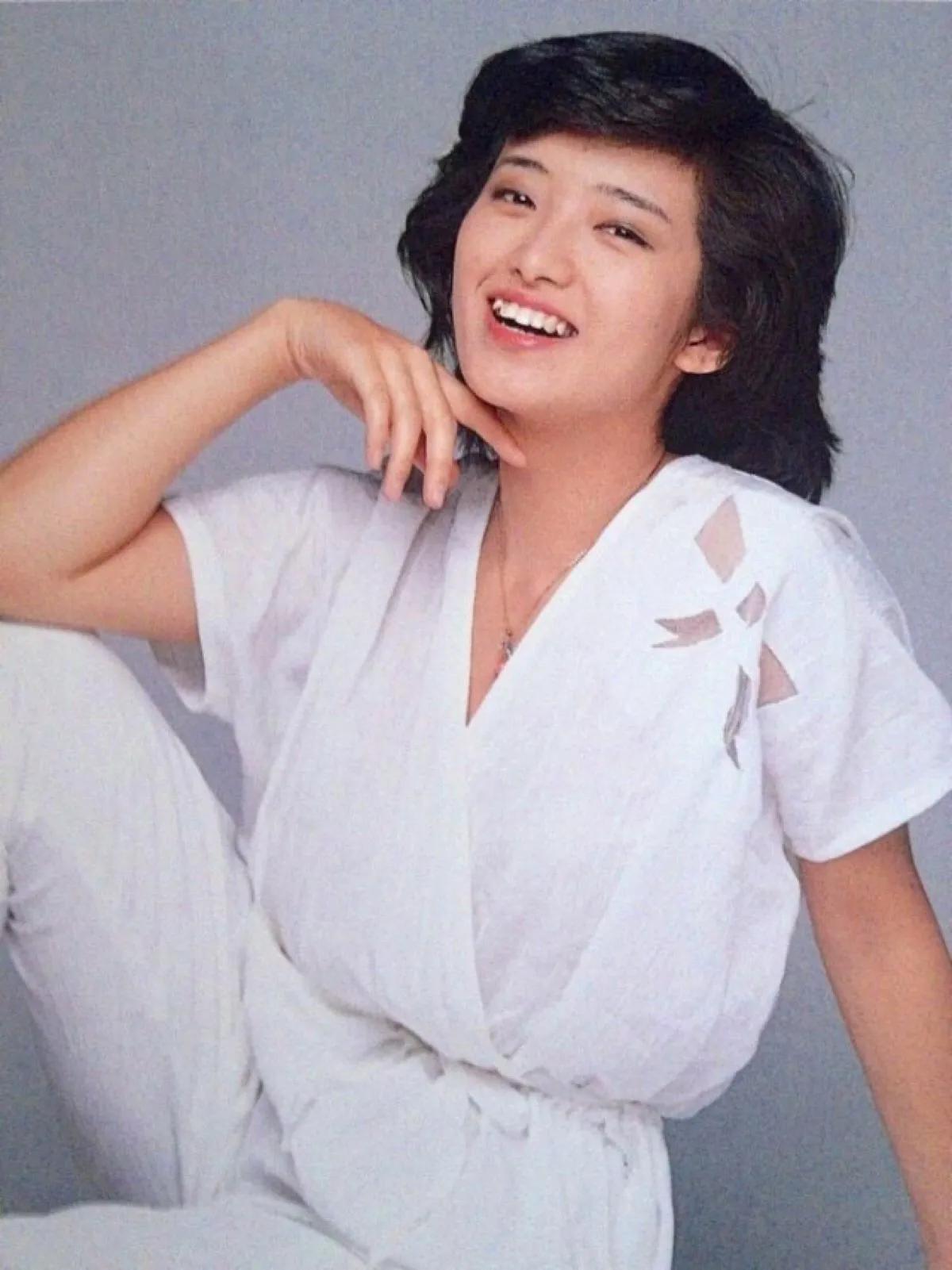 山口百惠，25张精美的照片